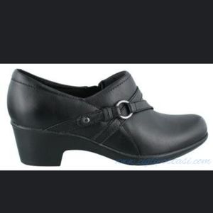 Nearly new Clarks booties with zipper